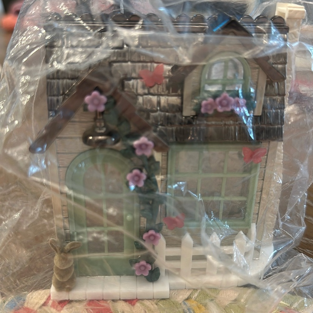 BBW Hello Spring Easter Cottage Projector Wallflower Plug-in